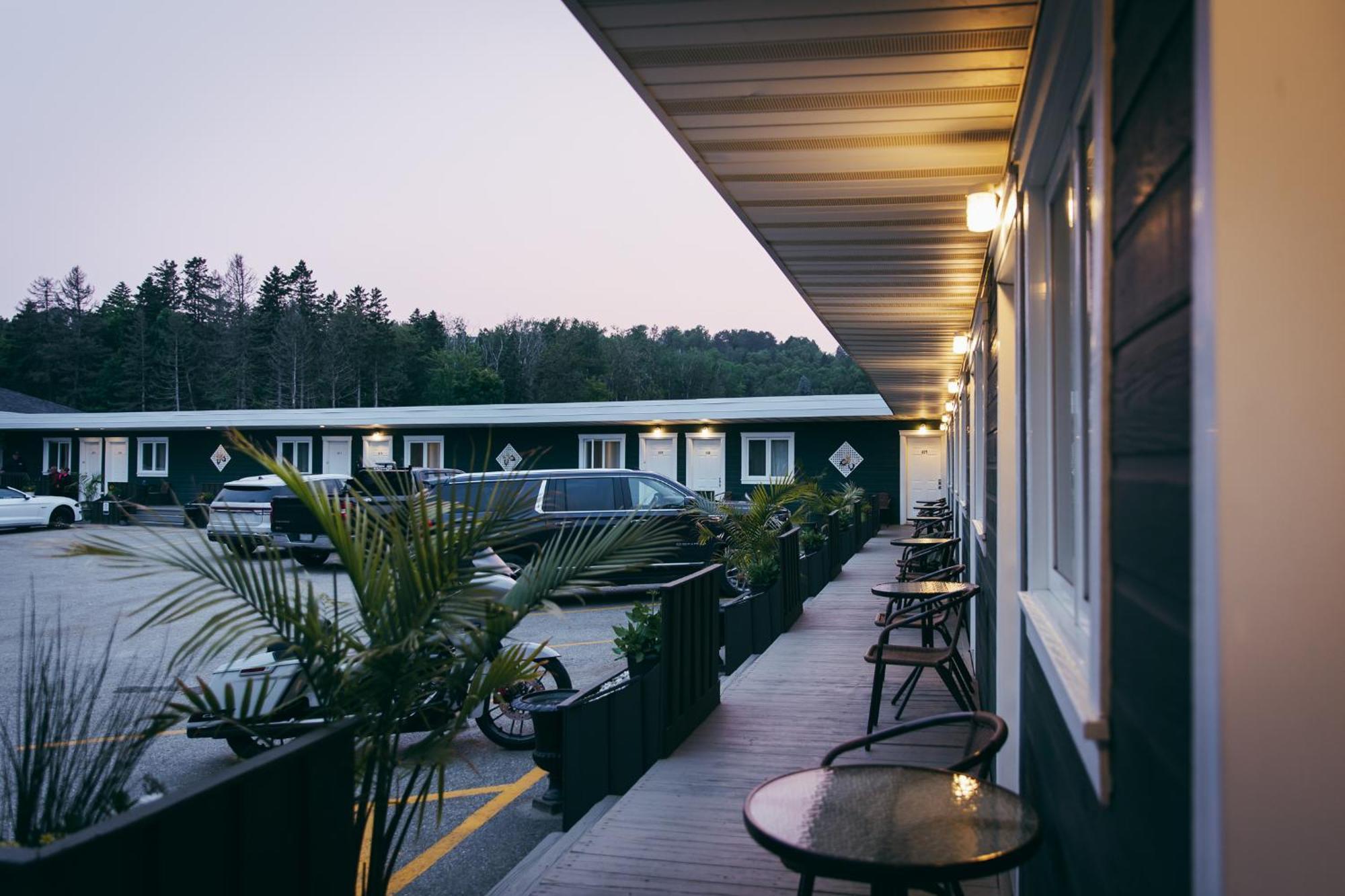 Motel Des Cascades Baie-Saint-Paul Exterior foto